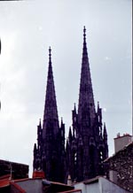 Черный шпиль черного кафедрального собора