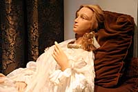 В музее восковых фигур - Диана де Пуатье