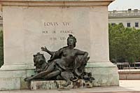 Памятник Людовику XIV на площади Белькур