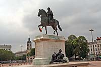Памятник Людовику XIV на площади Белькур