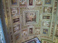 потолок галереи в Ватиканском музее