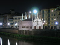 Chiesa di Santa Maria della Spina ночью