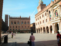 Palazzo d'Accursio + Palazzo dei Notai (piazza Maggiore)