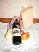 Пармезан, два вида Скаморцо и бутылка Ламбруско - то, что надо на вечер ;-)