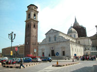 Piazza san Giovani (с другой стороны Palazzo Reale)