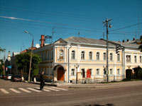 Здесь расположены службы краеведческого музея