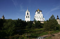 Вид на стены Крома и Троицкий собор с р.Пскова