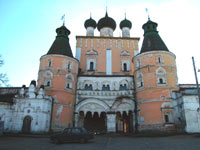 Северные ворота монастыря