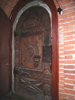 Входная дверь в палаты удельных князей