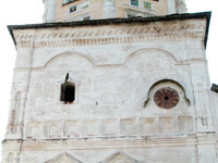 Старые часы на колокольне