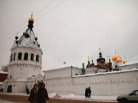 ограда с башней-колокольней Богоявленского монастыря